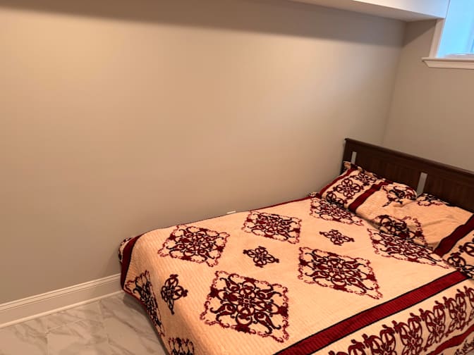 Emonument's room