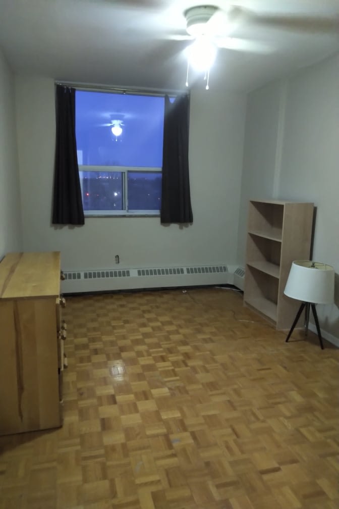 Frank Mint's room