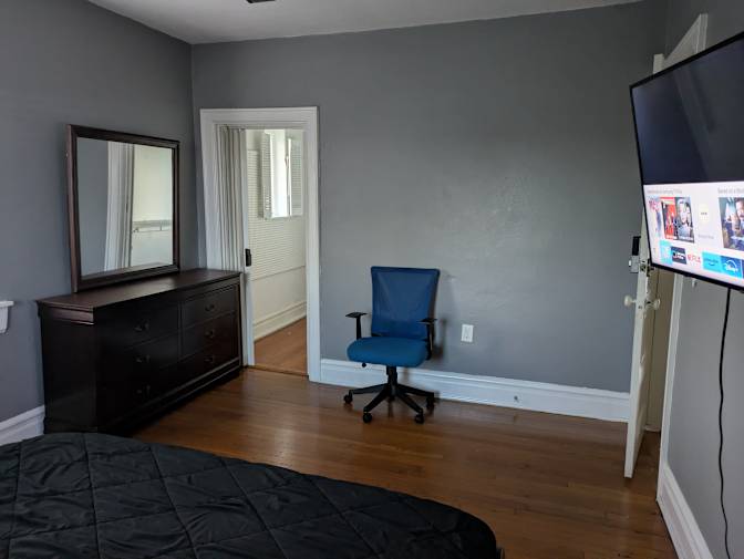 Juoel's room