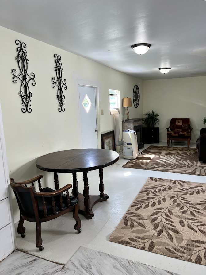 Jonnie's room