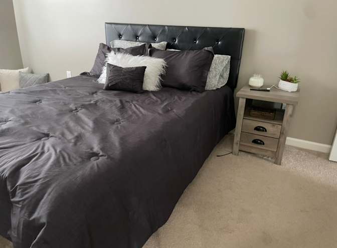 Sandy's room
