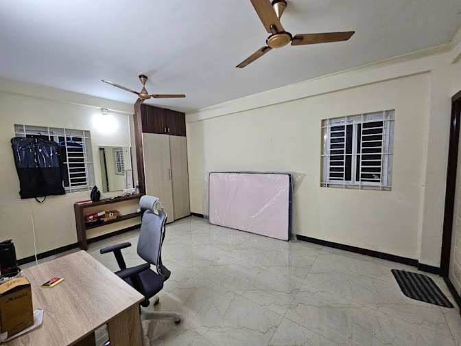Tamilselvan's room