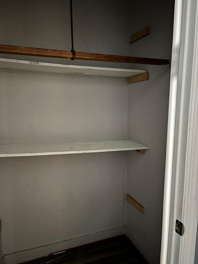 Alecia  Jones's room