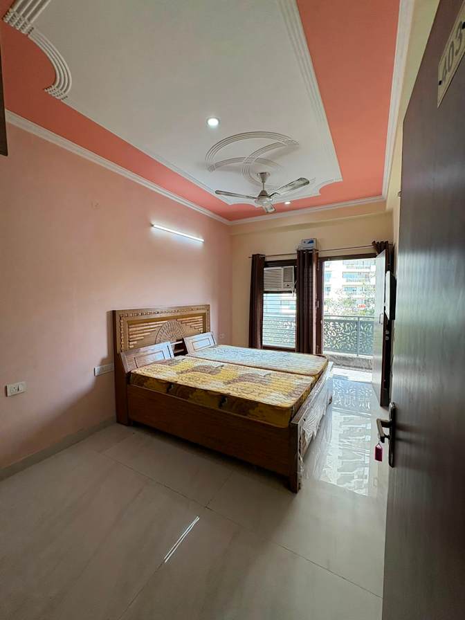 Divyanshi's room