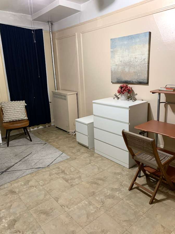 Liz's room