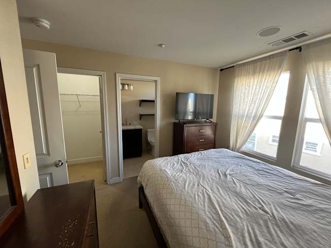 Raul's room