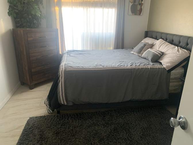Dee's room