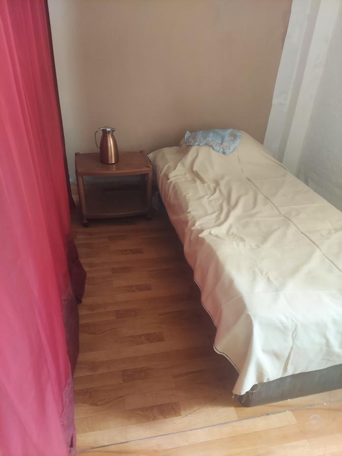 Vict Cola's room