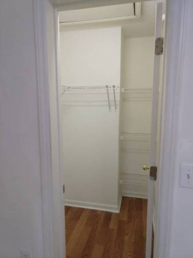 Alcove Rooms's room