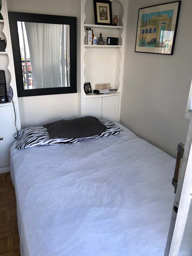 Saul's room