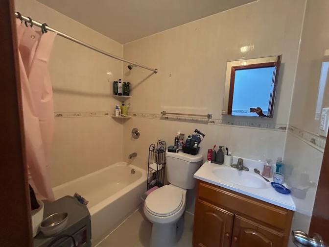 Spacious Private room and student's friendly's room