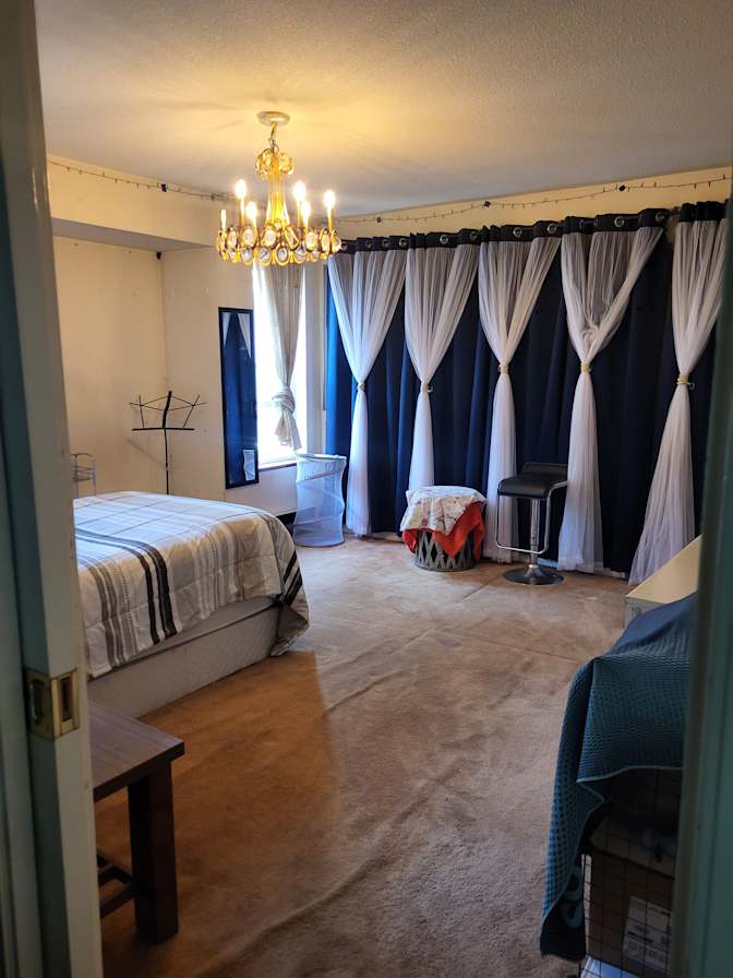 Eddy's room