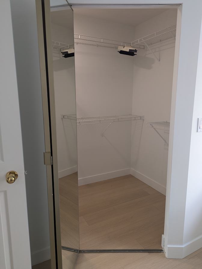 Dimangh's room