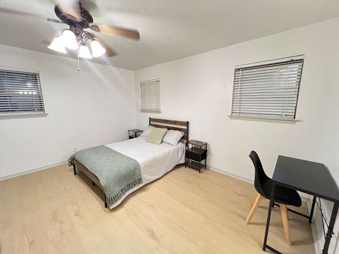 Andres's room