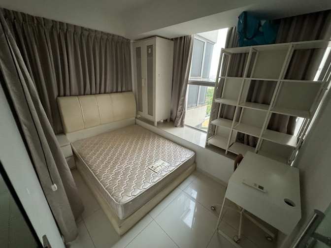Bowen's room