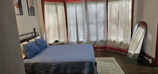 Corporate Heir's room