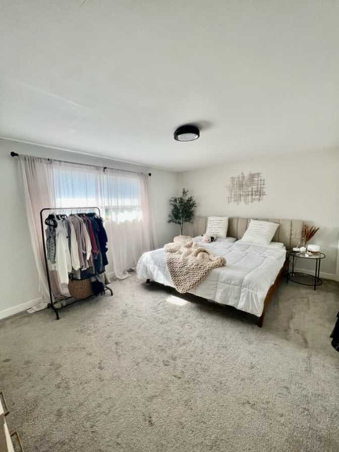 Liz's room