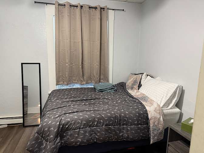 Lynn's room