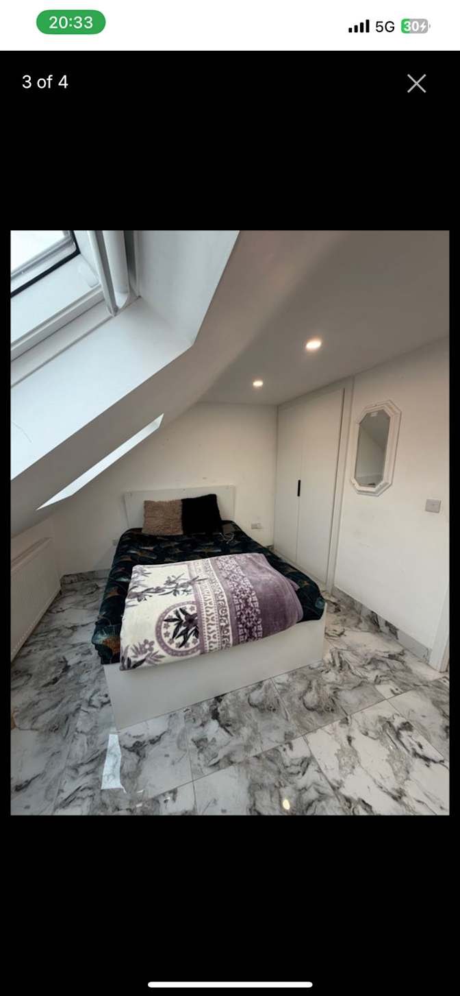 MR DAVINDER SINGHl's room