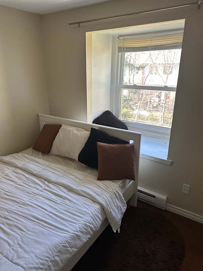 Olapo akinwumi's room