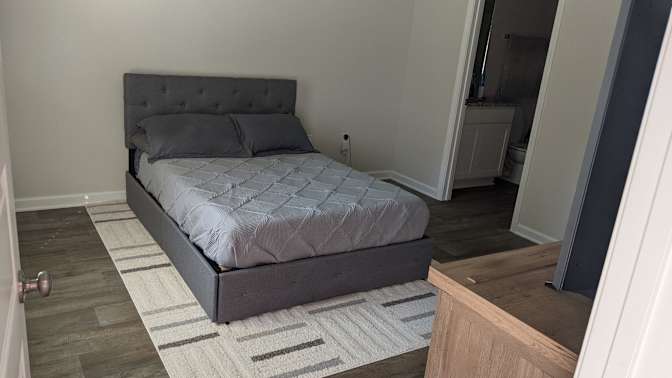 Dee's room