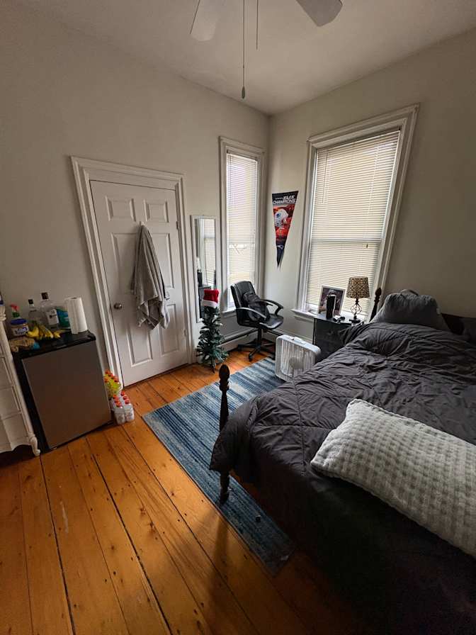 DARIAN WALKER's room