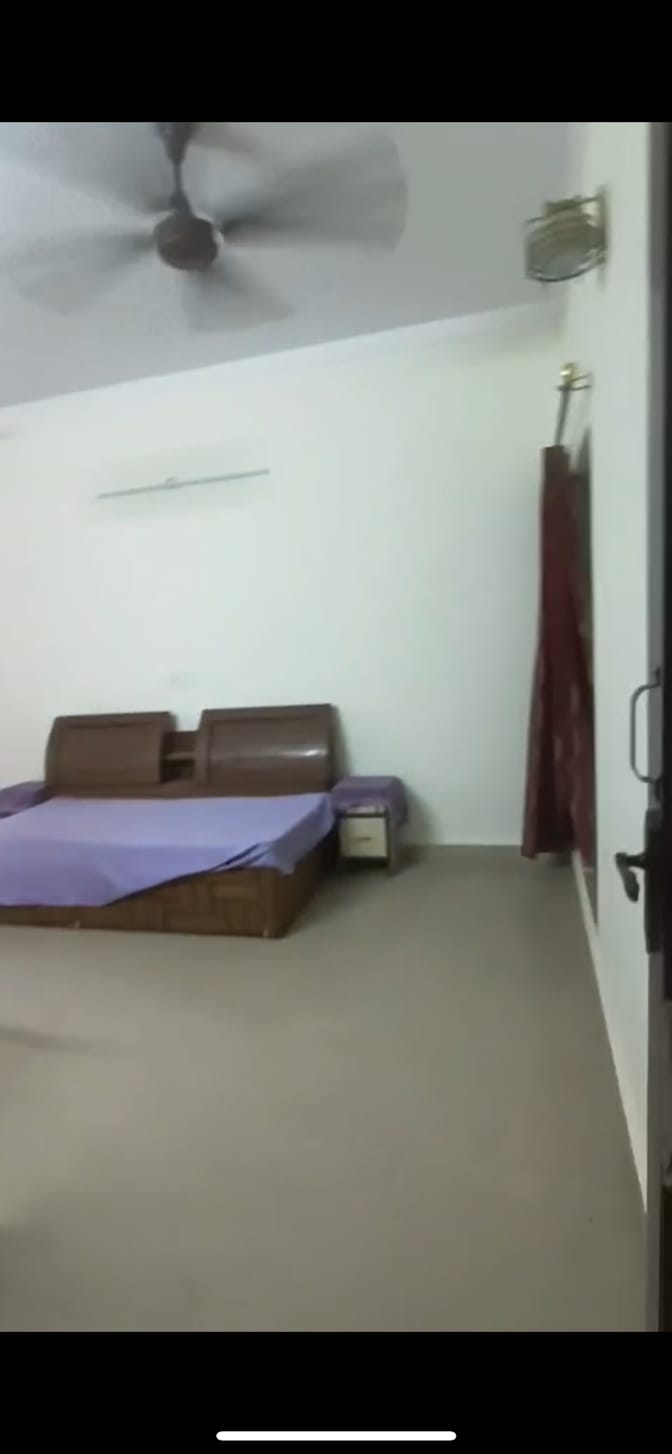 Sapar Chahal's room