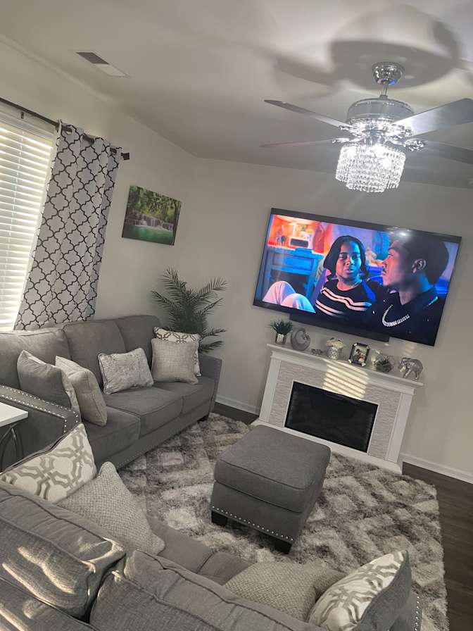 Kelly's room