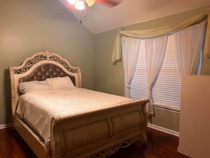 Lola's room