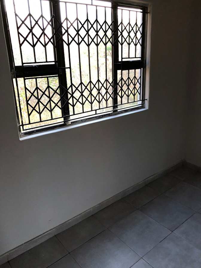 Lee's room