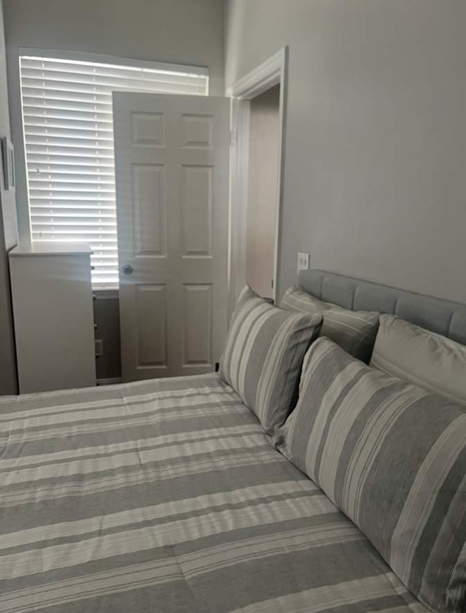 Joy’s  Rentals's room
