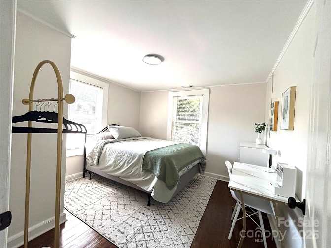 Alcove Rooms's room