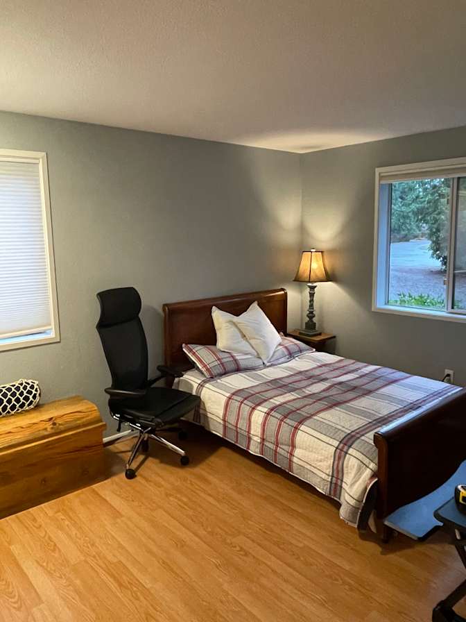 Kimberly Lakin's room