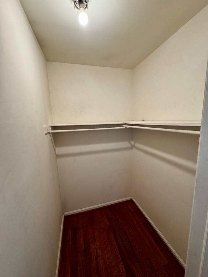 Tez's room