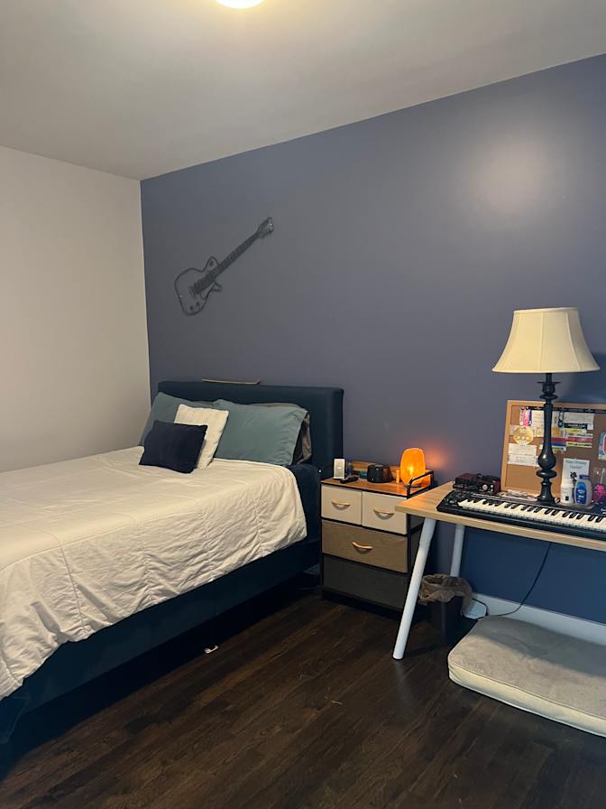 Jen's room