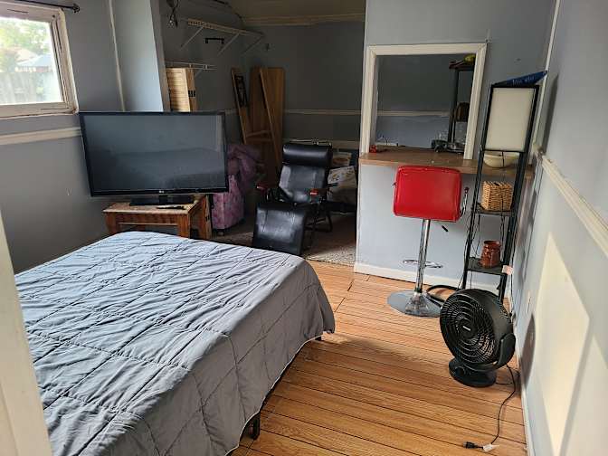 Darren's room