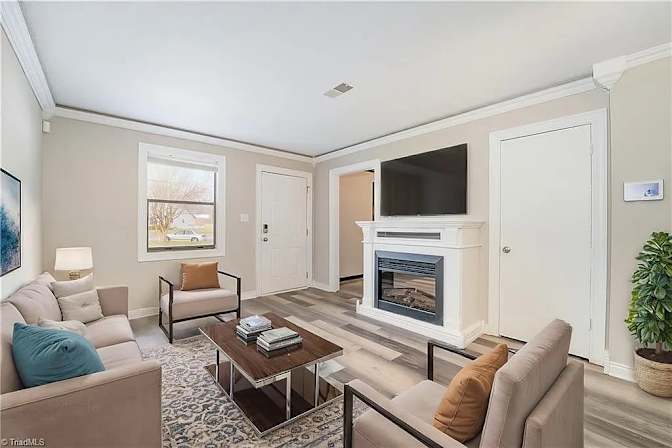 Alcove Rooms's room
