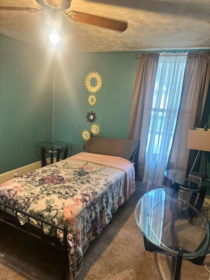 chekesha Woodruff's room