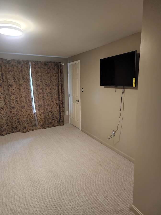 Enrique's room