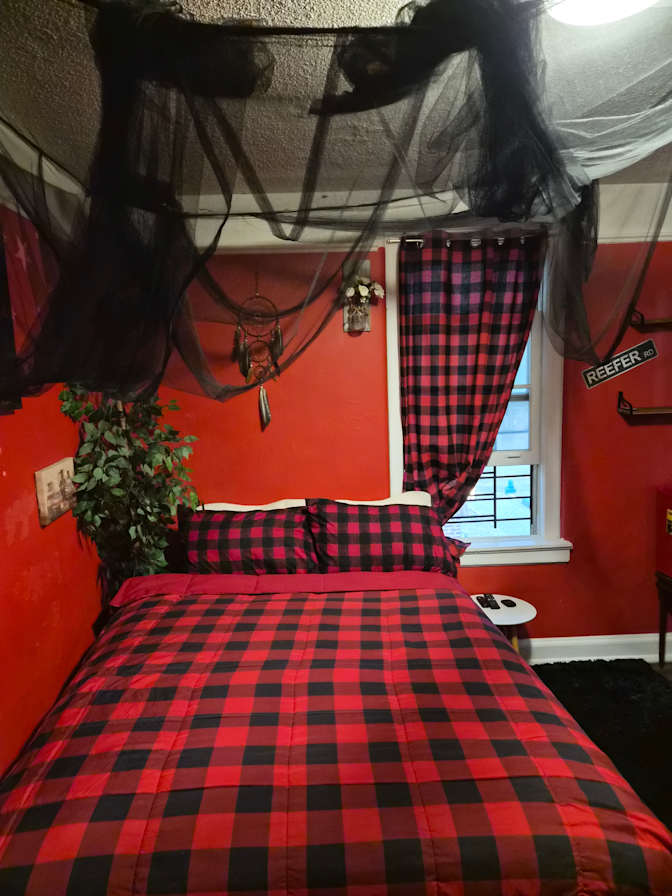 Ms Nicky's room