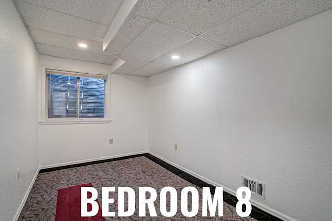 HomeCrew's room