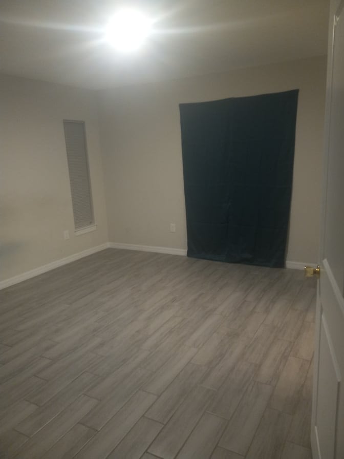 Delmar's room