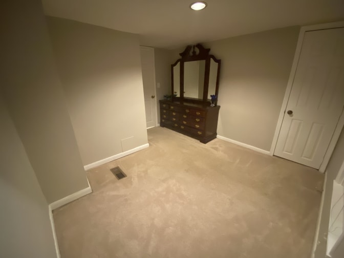 Akbar's room