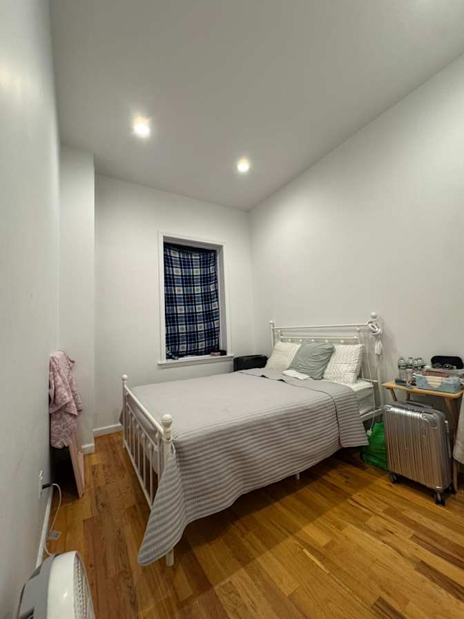 Andréa Maria's room