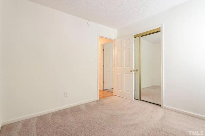 Alcove Rooms's room