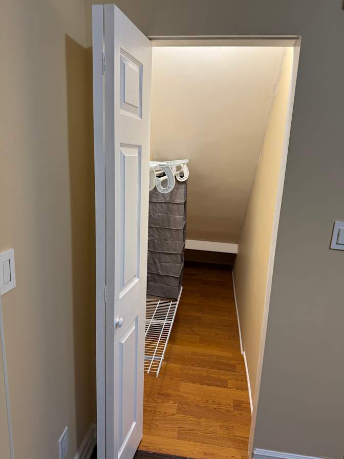 leo's room