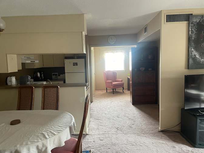 Cesar Alberto's room