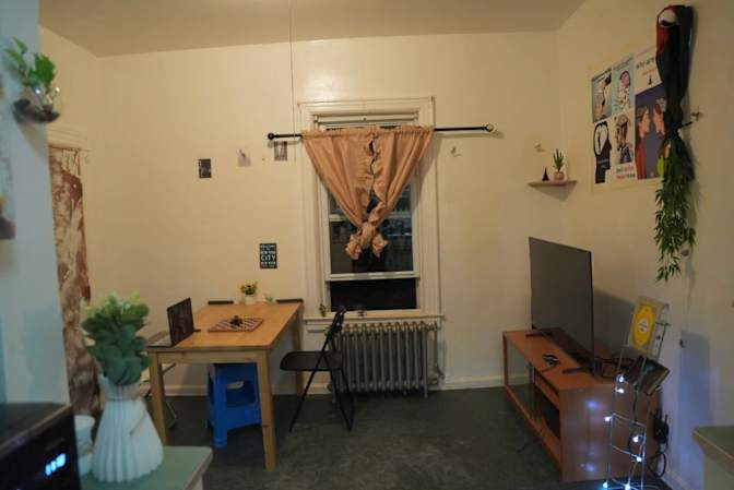 Ali's room