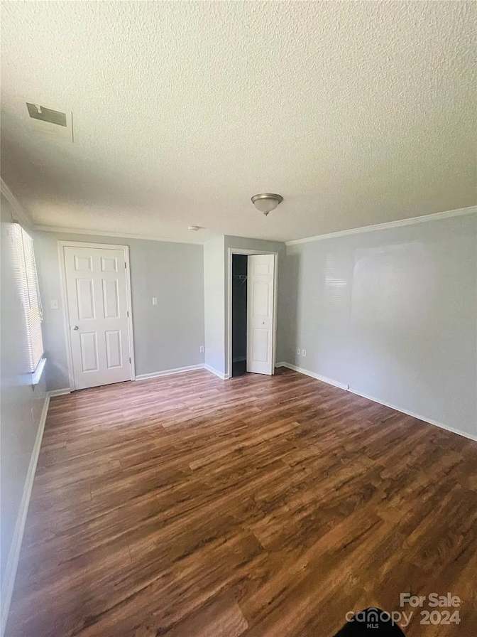 Alcove Rooms's room