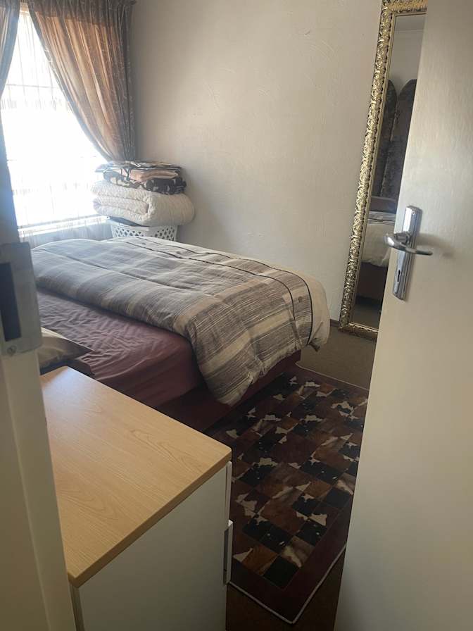 Tshidi Molubi's room